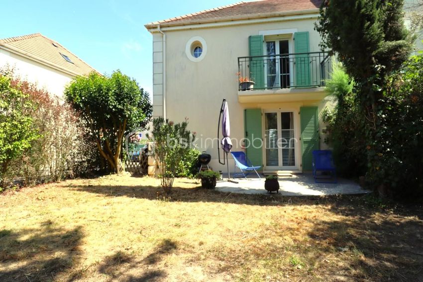 Image Façade à  maison individuelle de Lisses