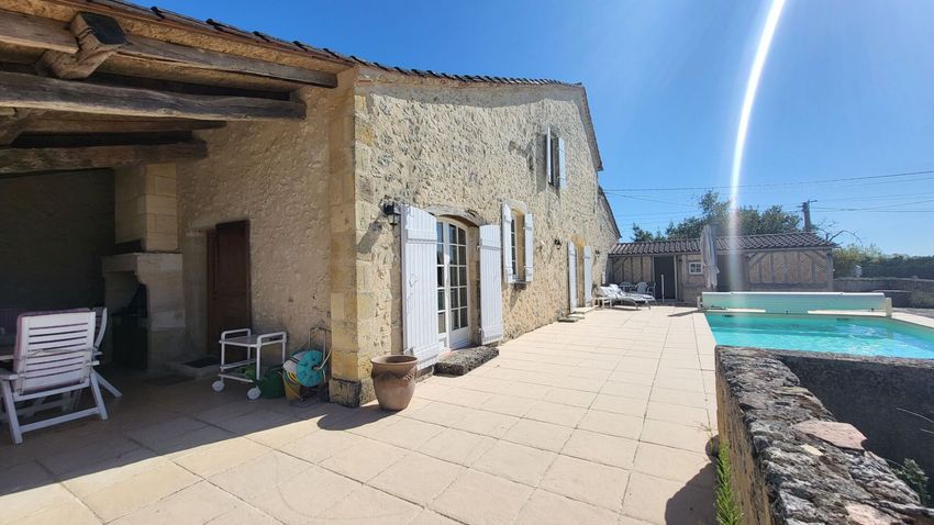 Image Façade à  maison individuelle de Villefranche-de-Lonchat