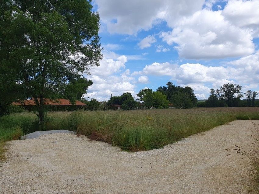 Image de terrain à Saint-Médard-de-Guizières