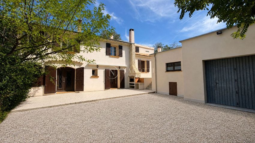 Image Façade à  maison mitoyenne de Taillades