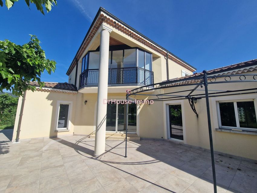 Image Façade à  villa de Charmes-sur-Rhône