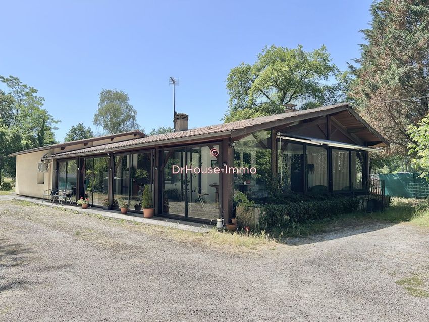 Image Façade à  villa de Cabanac-et-Villagrains