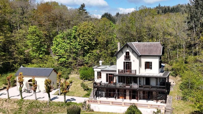 Image Façade à  propriété agricole de Chissey-en-Morvan