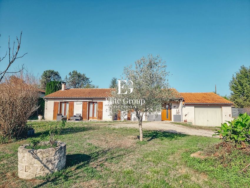 Image Façade à  maison individuelle de Saint-Amant-de-Boixe