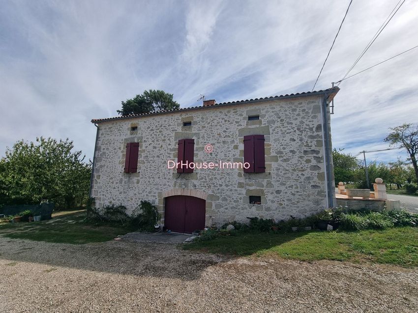 Image Façade à  villa de Saint-Maurice-de-Lestapel