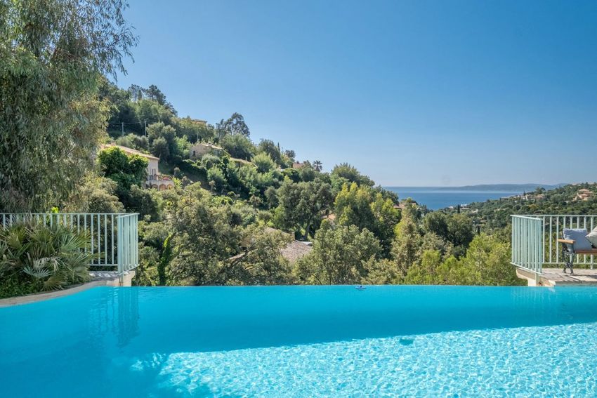Image Piscine à  maison individuelle de Roquebrune-sur-Argens