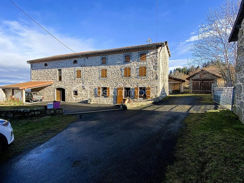 Image Façade à  maison individuelle de Josat