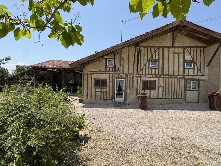 Image Façade à  maison de maître de Aurignac