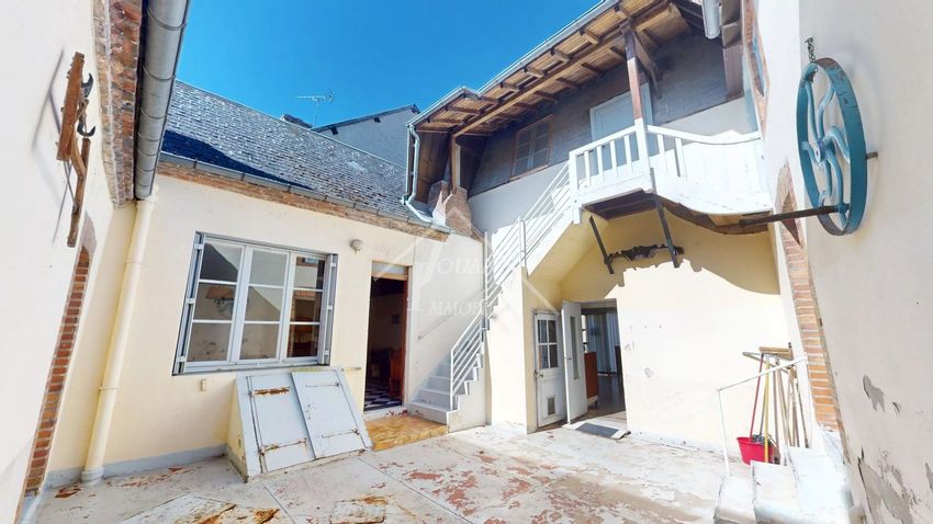 Image Façade à  maison de maître de Chevagnes
