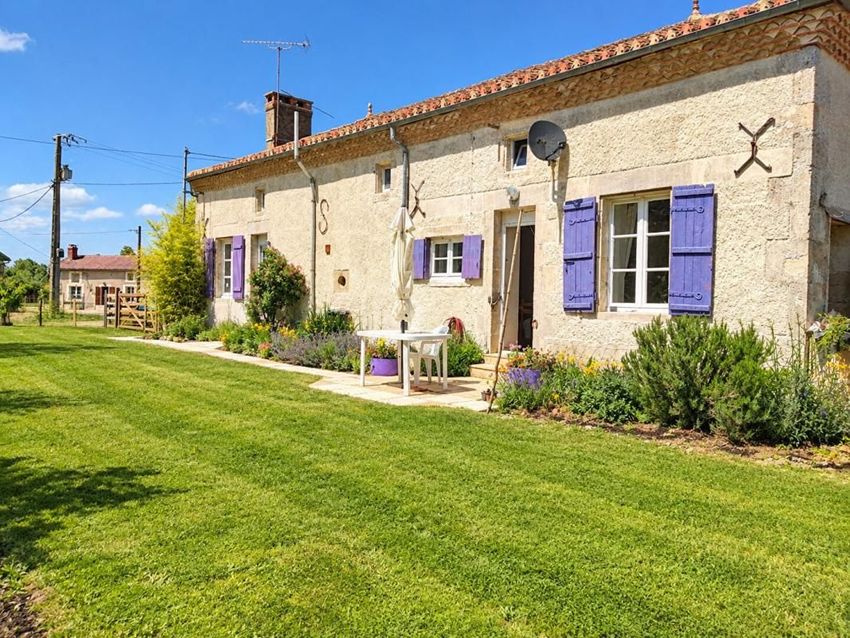 Image Façade à  maison individuelle de Adriers