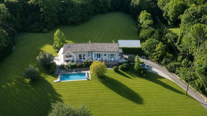 Image Piscine à  propriété agricole de Saint-Pons-de-Thomières
