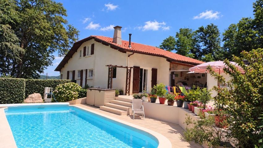 Image Piscine à  maison individuelle de Bélus