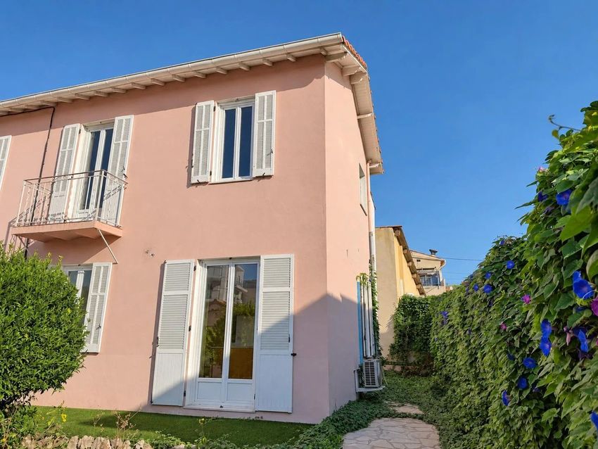 Image Façade à  maison jumelée de Antibes