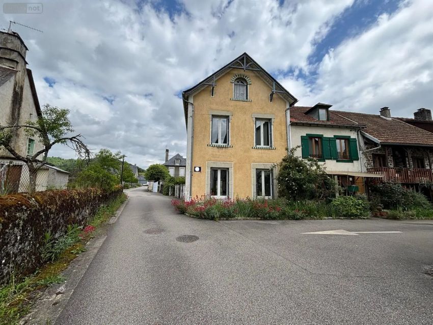 Image Façade à  maison individuelle de Champs-sur-Tarentaine-Marchal