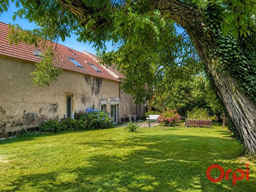Image Façade à  maison individuelle de Coust
