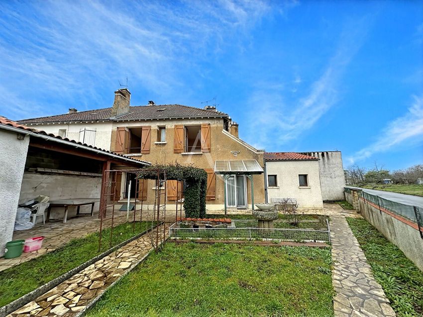 Image Façade à  maison mitoyenne de Rochefort