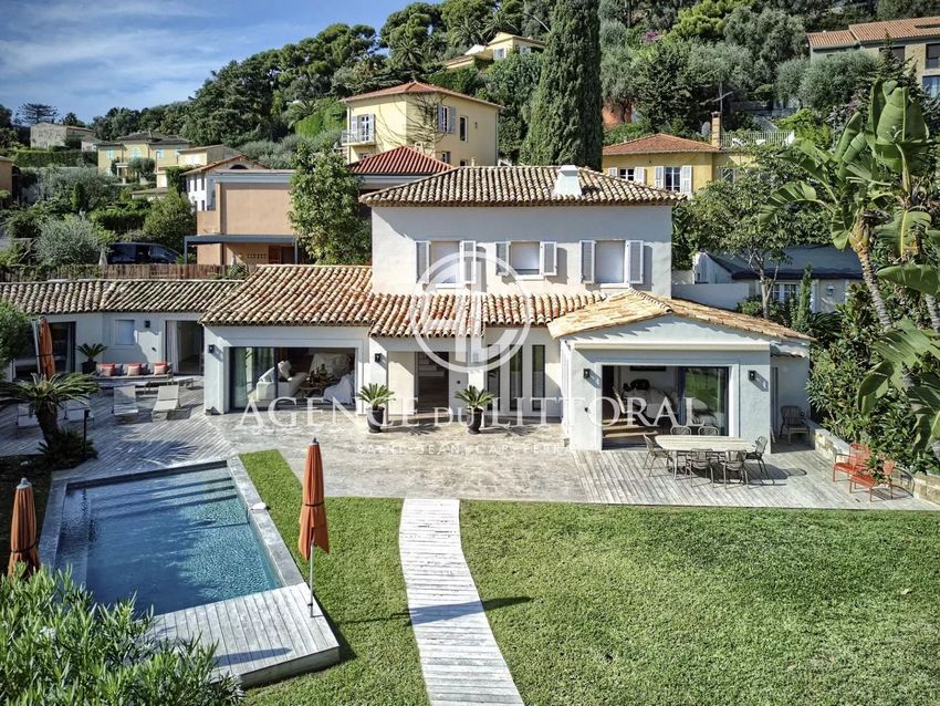 Image Façade à  villa de Saint-Jean-Cap-Ferrat