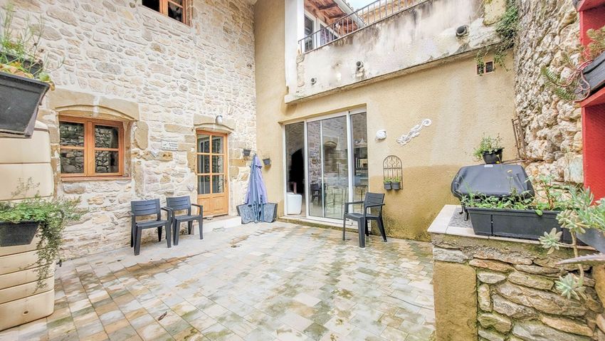 Image Façade à  maison de village de Blauzac