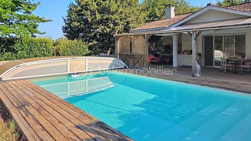 Image Piscine à  maison individuelle de Belin-Béliet