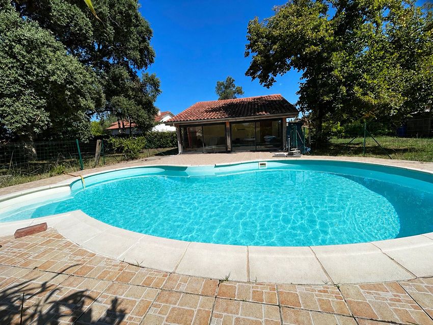 Image Piscine à  maison individuelle de Saint-Pierre-du-Mont