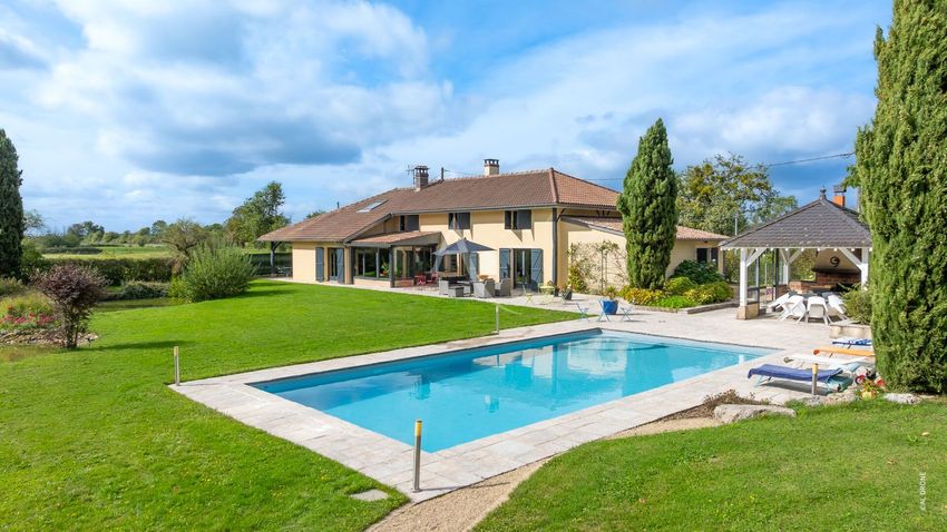 Image Piscine à  maison individuelle de Boissey