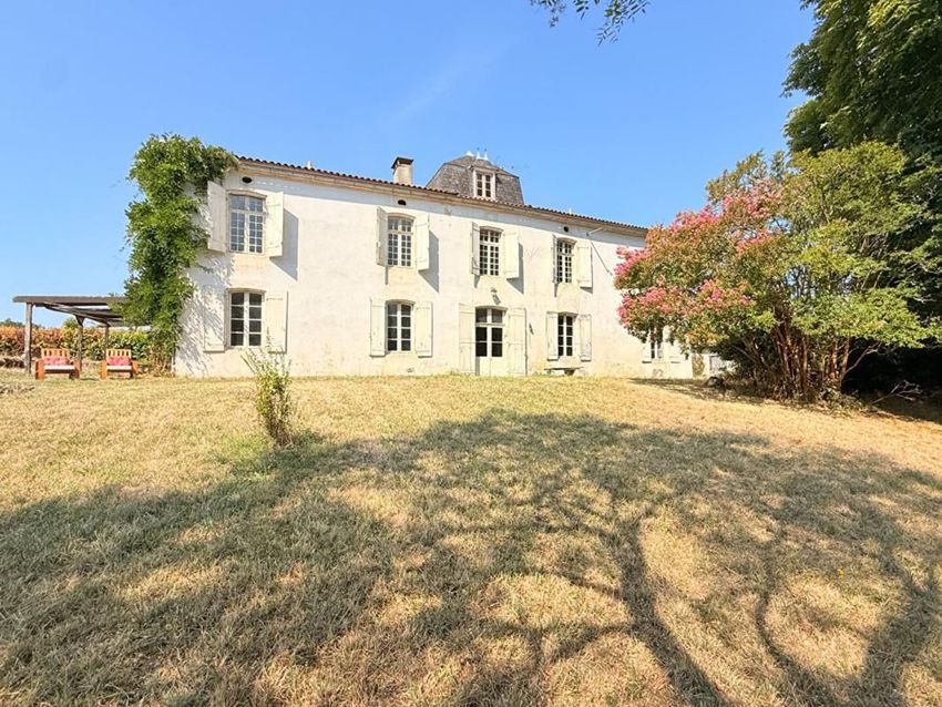Image Façade à  propriété agricole de Chalais