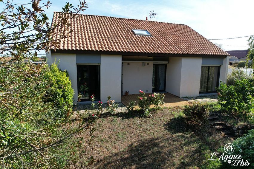 Image Façade à  maison individuelle de Chauray