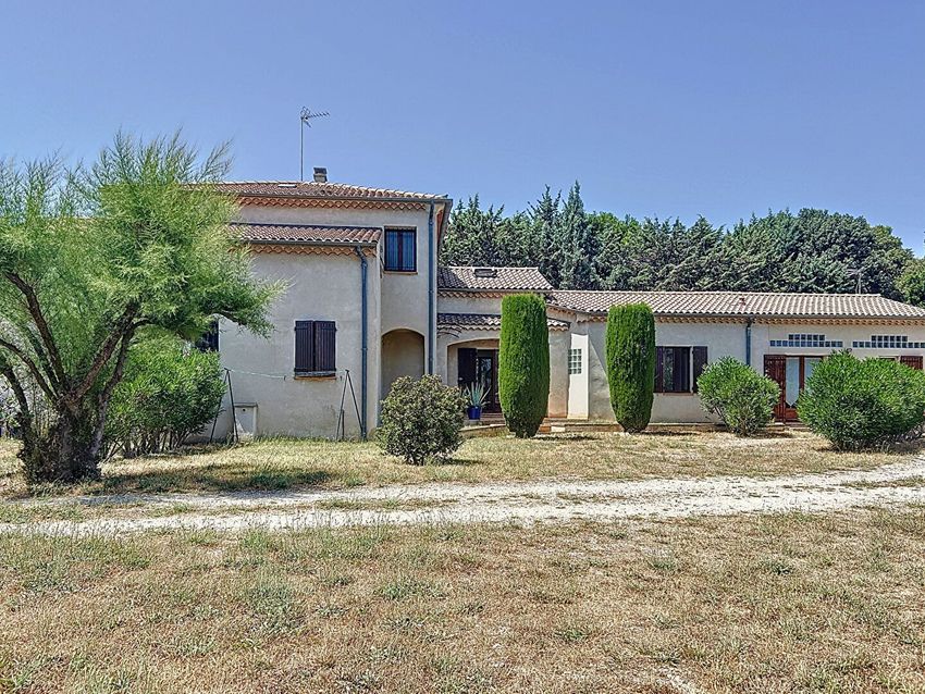 Image Façade à  maison individuelle de Pujaut