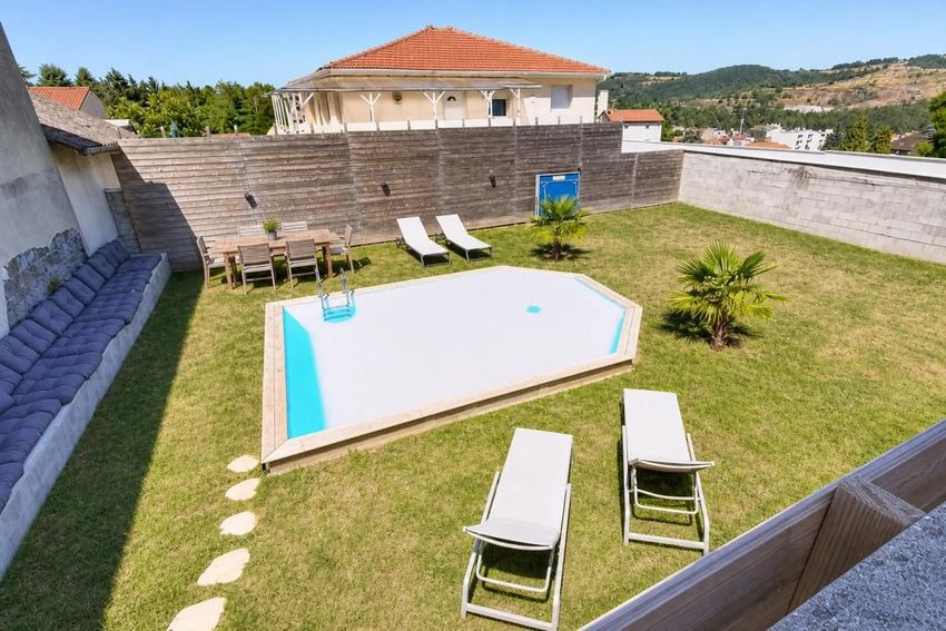 Image Piscine à  maison individuelle de La Ricamarie