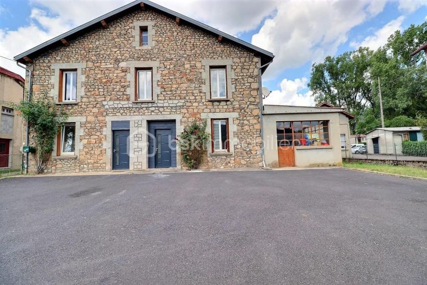 Image Façade à  maison mitoyenne de Chabreloche
