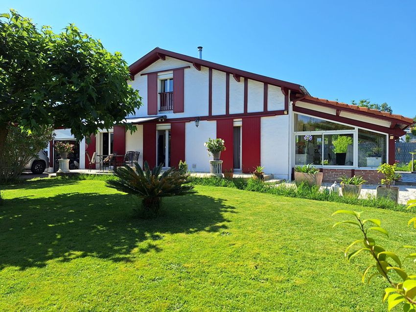 Image Façade à  maison individuelle de Urcuit