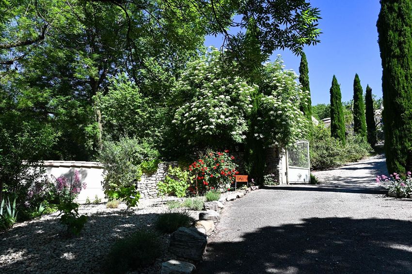 Image Jardin à  maison individuelle de Manas