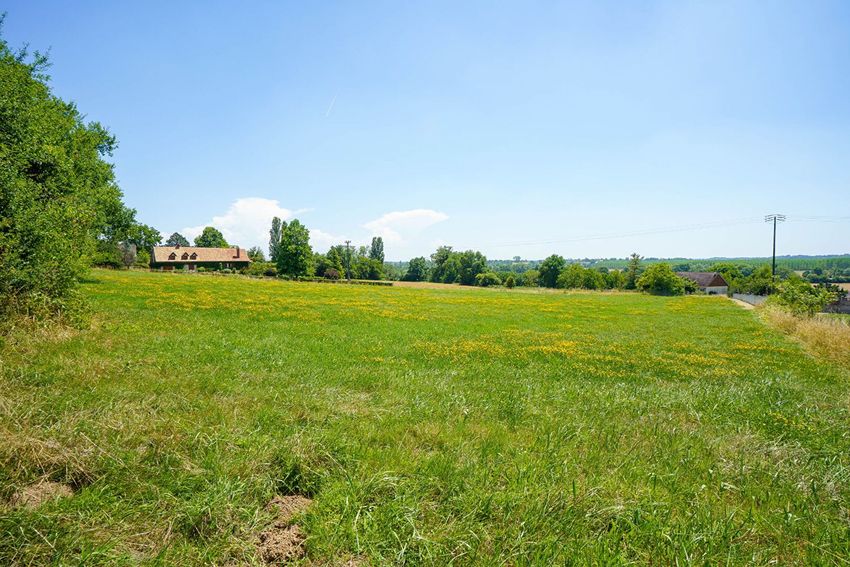Image de terrain à Ozenay