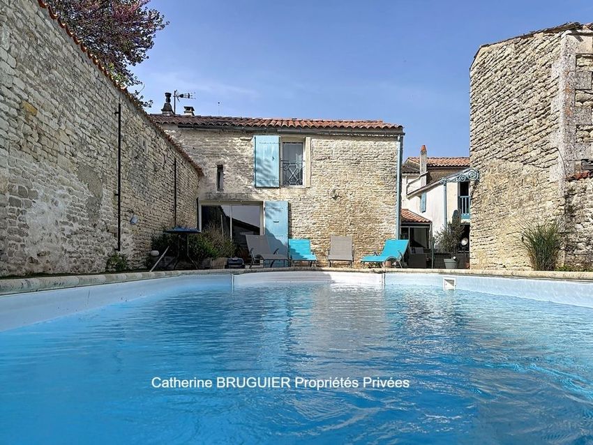 Image Piscine à  maison individuelle de Saint-Jean-de-Liversay