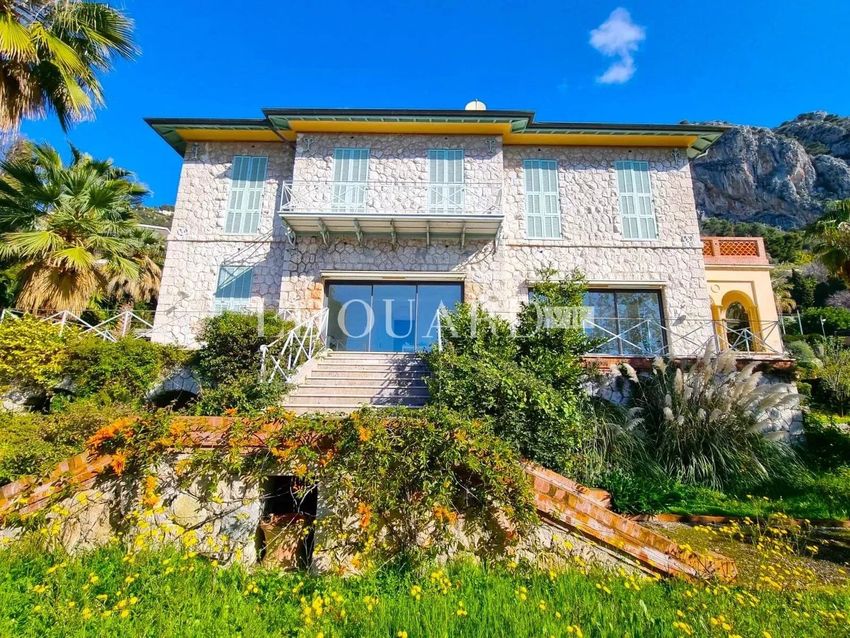 Image Façade à  maison de maître de Menton