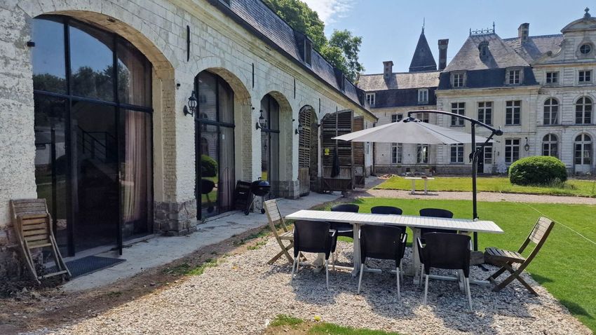 Image Façade à  château de Humières