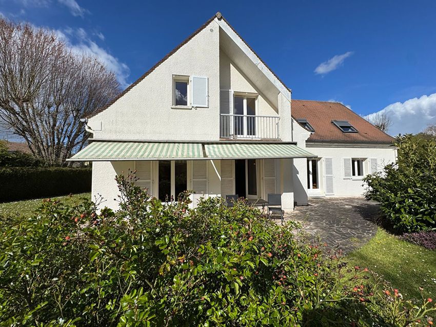 Image Façade à  maison individuelle de Saint-Nom-la-Bretèche