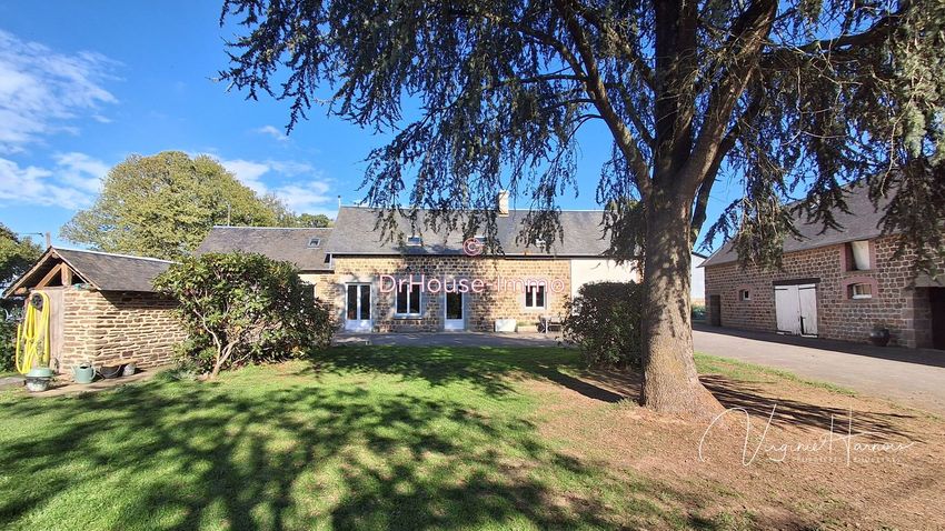 Image Façade à  villa de Savigny-le-Vieux