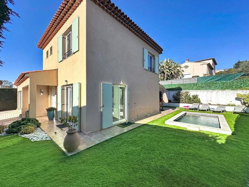Image Façade à  maison individuelle de Cagnes-sur-Mer
