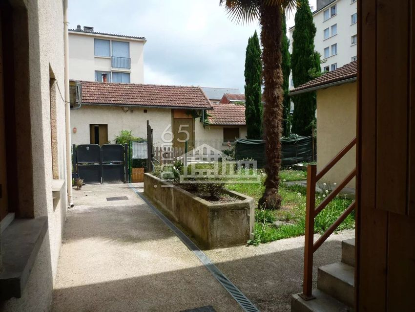 Image Façade à appartement de Sans numéro Rue Honoré Laporte
