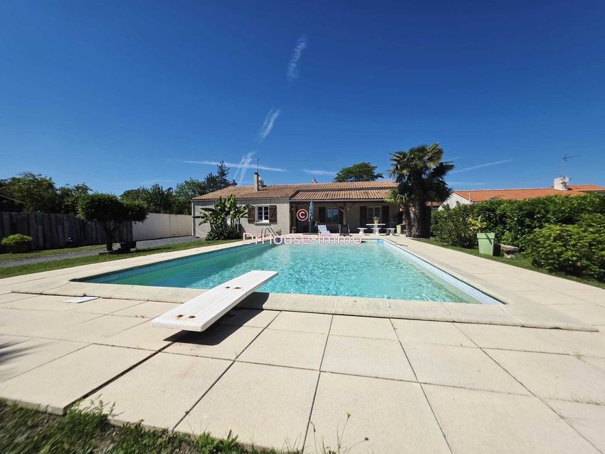 Image Piscine à  villa de Sainte-Radégonde-des-Noyers