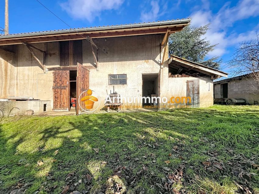 Image Façade à  propriété agricole de Montcarra