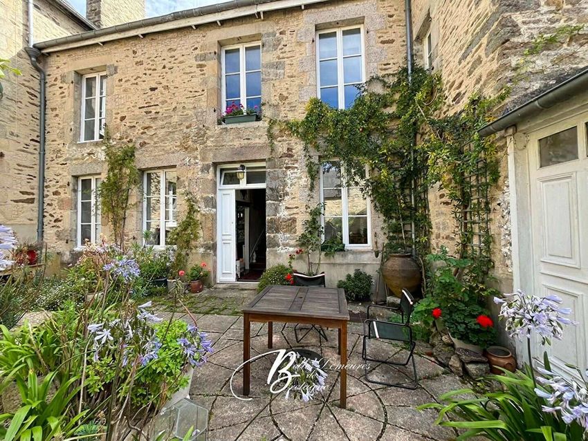 Image Façade à  manoir de Dinan