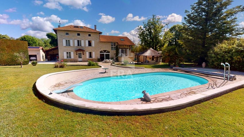Image Piscine à  maison individuelle de Saint-Baudille-de-la-Tour