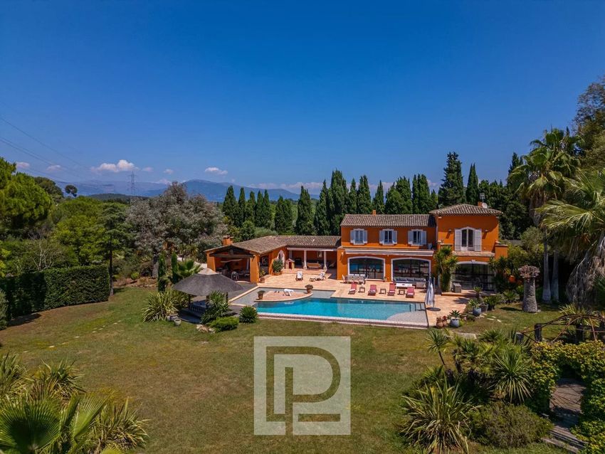 Image Piscine à  maison de maître de Mougins