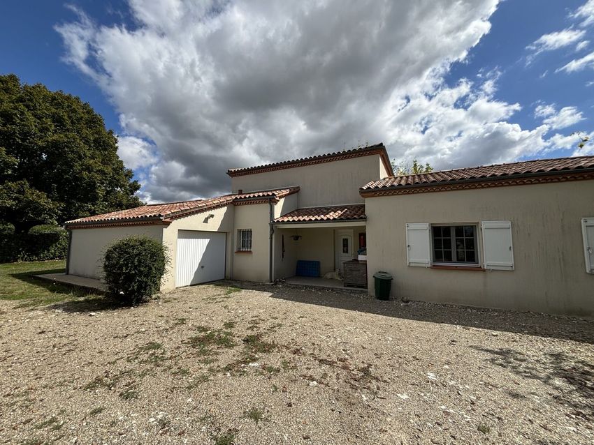 Image Façade à  maison individuelle de Massoulès
