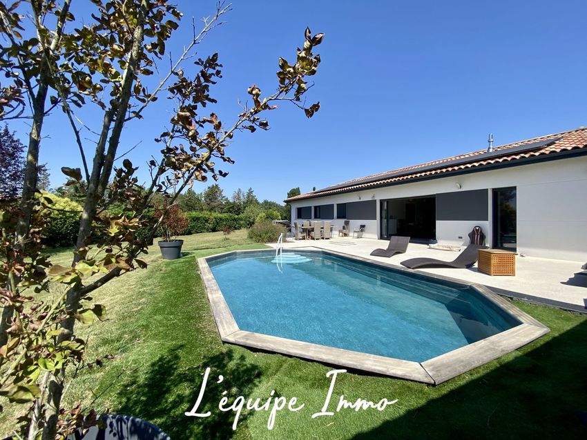 Image Piscine à  maison individuelle de Bretx