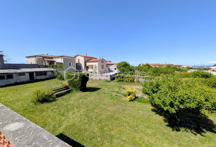 Image Jardin à  maison de village de Sécheras