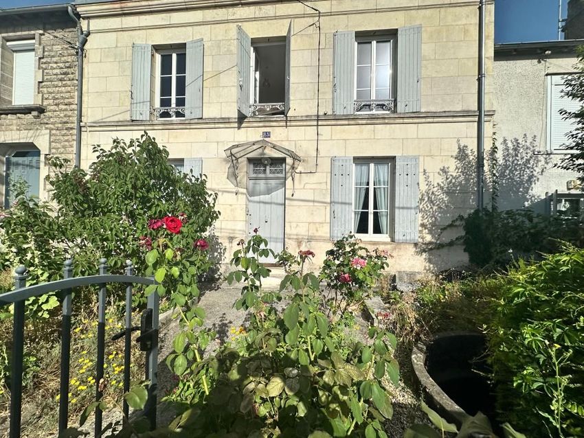 Image Façade à  maison individuelle de Saintes