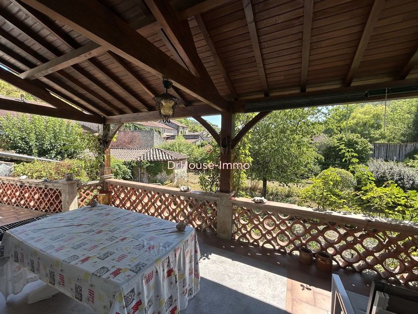 Image Terrasse à  maison jumelée de Douelle